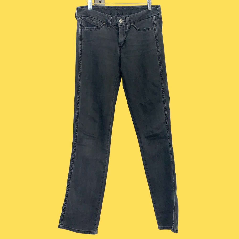 Retro Wrangler | Sofia | European | Hip Hugging Straight Leg Jeans